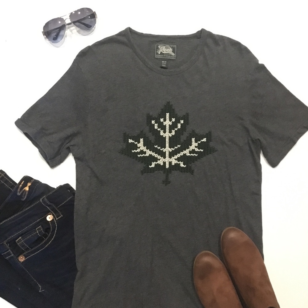 Men’s ROOTS CANADA Maple Leaf T Shirt size XS